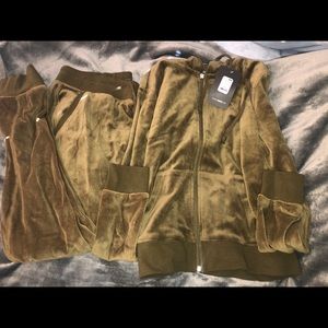 olive trendsetter velour set